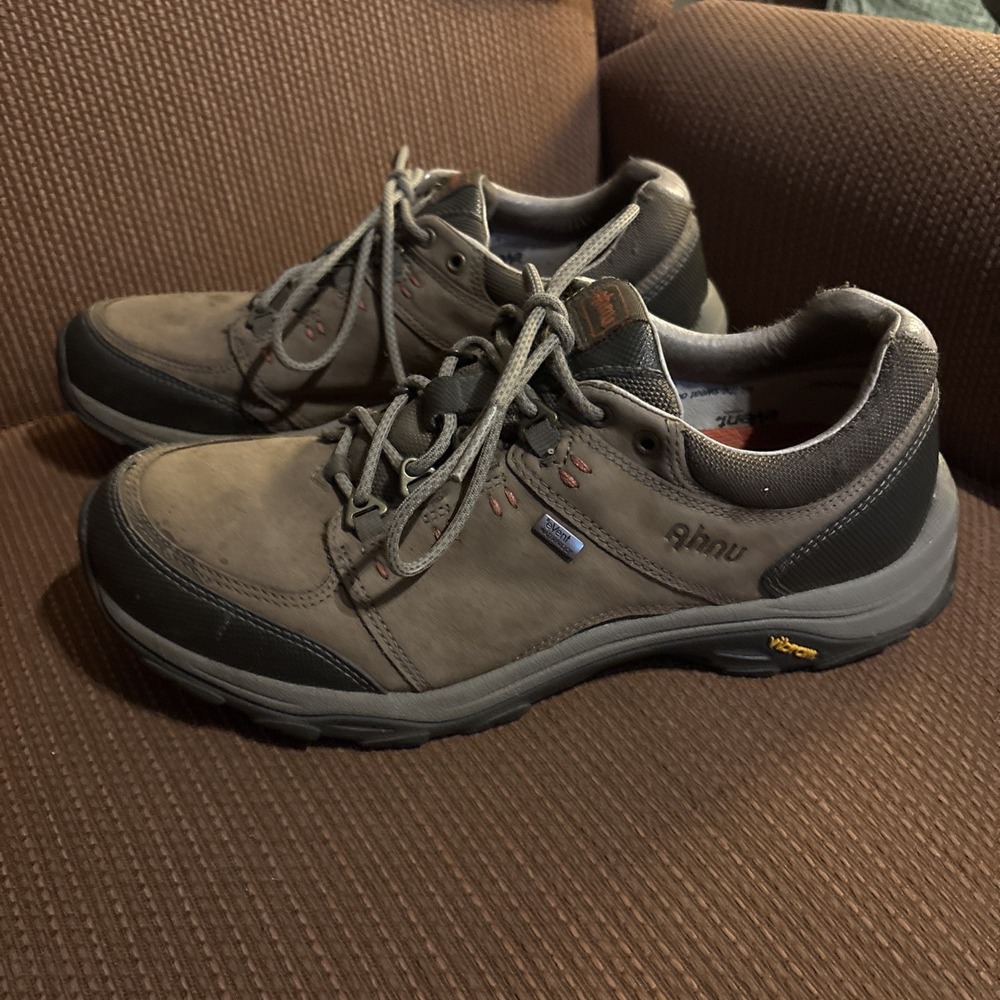 Ahnu Montara Shoes Women's 10.5 Gray Nubuck Waterproof Low Hiking Vibram Sneaker